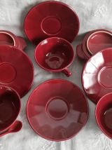 Tasses à café bordeaux vintage et leur sucrier, beurrier