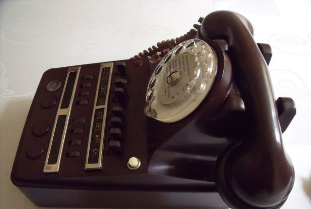 Téléphone vintage standard année 60