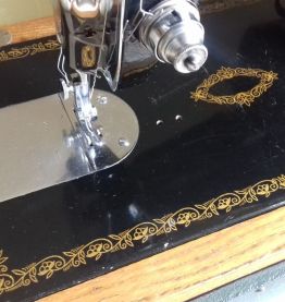 machine à coudre années 50 en état de marche