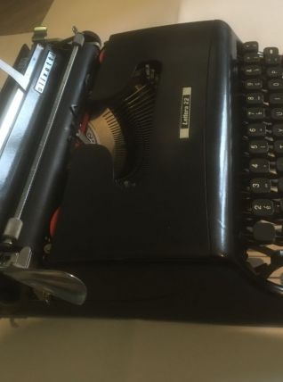 Exceptionnelle black Lettera 22
