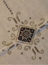 Nappe lin écru  brodée main et 12 serviettes assorties