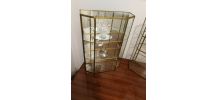 Duo de petite vitrines en laiton et en verre 