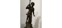 Lampe à poser en Régule '' l'homme à la cruche '' 