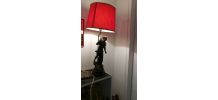 Lampe à poser en Régule '' l'homme à la cruche '' 