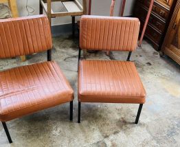 Paire de chauffeuse moderniste Matco