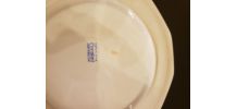 11 assiettes en porcelaine 12 cotés liseré petites fleurs 