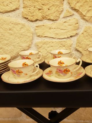Service 6 personnes 6 assiettes  + tasses + soucoupes