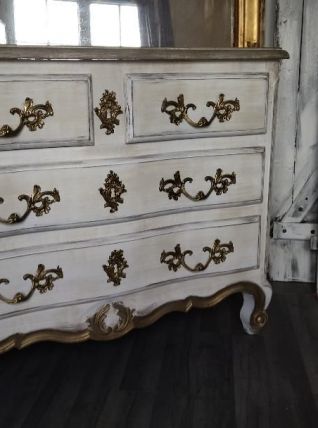 Commode blanche patinée style Louis XV