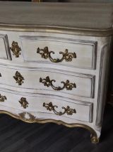 Commode blanche patinée style Louis XV