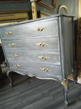Commode style Louis XV patinée