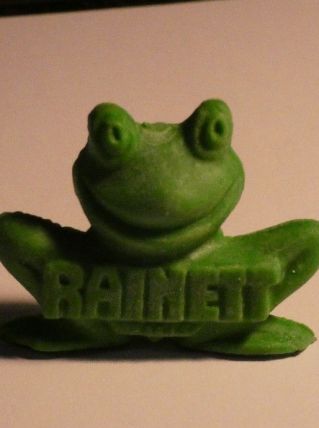 figurine publicitaire Rainett annnées 60 verte