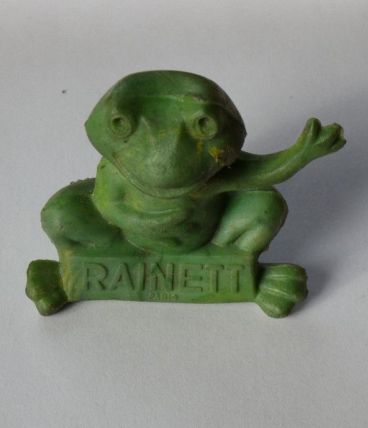 Figurine publicitaire grenouille marque rainett pour crayon