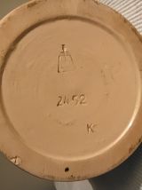 Chope à bière en grès bleu , signé