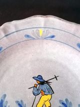 Assiette au paysan, faïence de Nevers 