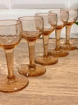 Set de 5 verres à liqueur roses
