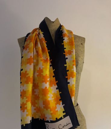 Écharpe foulard Pierre Cardin 