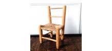 Trois chaises miniatures