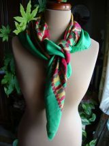 Foulard carré 100% soie Yves Saint-Laurent