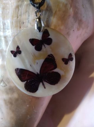Pendentif en Nacre plusieurs modèles au choix 