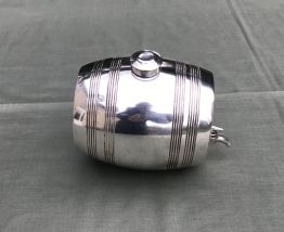 Tonnelet à eau de vie