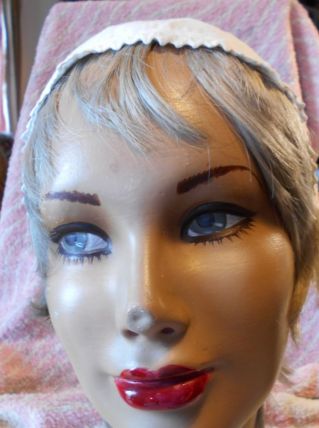 BONNET DE NUIT BLANC ANCIEN VINTAGE 