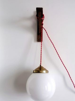 Suspension en opaline années 1950