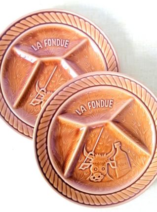 Paire d'assiettes à fondue Sarreguemines barbotine