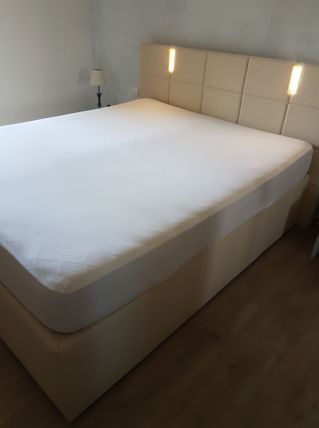Lit boxspring