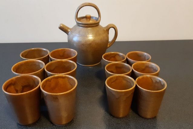 Pichet+ 6 grands verres + 6  verres moyens