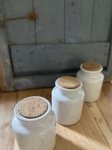Trio de pots en grès crème moucheté