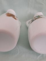 Huilier et vinaigrier en opaline