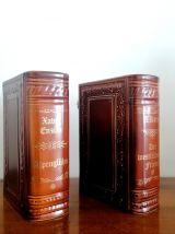 Flacons à liqueur en forme de livres anciens 