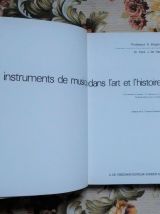 Les instruments de musique dans l'Art et l'Histoire (1973) 