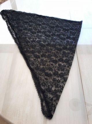 ancien voile de deuil en dentelle 