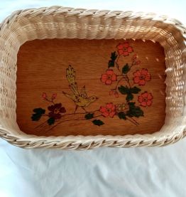Petite corbeille en osier décor fait main