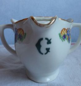 Saucière en porcelaine vintage motif floral et or