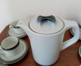 Service à café en porcelaine 