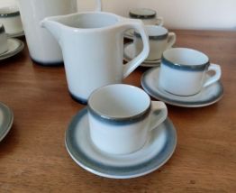 Service à café en porcelaine 