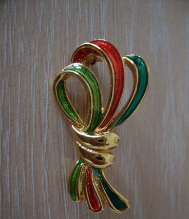 Broche ancienne dorée et émaillée