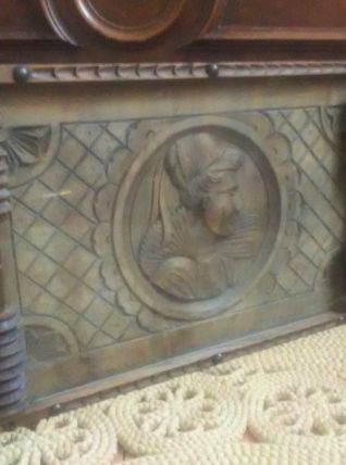 Ancien plateau de service en bois sculpté et verre 