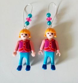 Boucles d'oreilles de fantaisie pendantes avec figurines de 