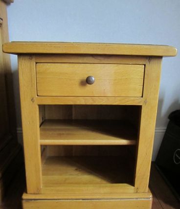 Table de chevet