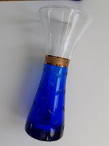 2 anciens petits vases en cristal bleus