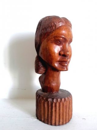 Sculpture africaniste, tête de jeune femme vers 1940 