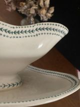 Saucière terre de fer porcelaine opaque de Gien.
