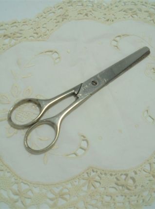 Ancienne paire de ciseaux