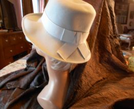 CHAPEAU CAPELINE NAF NAF ANNEE 1960 VINTAGE T 56-57