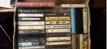  boîte de cassettes -  box of casettes tapes