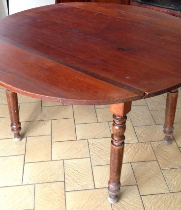 Table ronde ancienne en bois