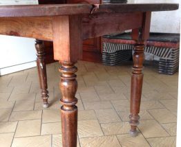 Table ronde ancienne en bois